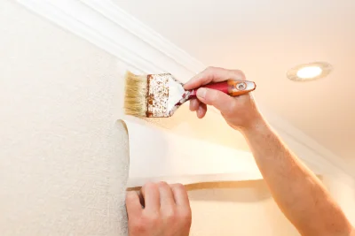 Pose de papier peint à Ménil-Annelles — revêtements muraux et toiles de verre